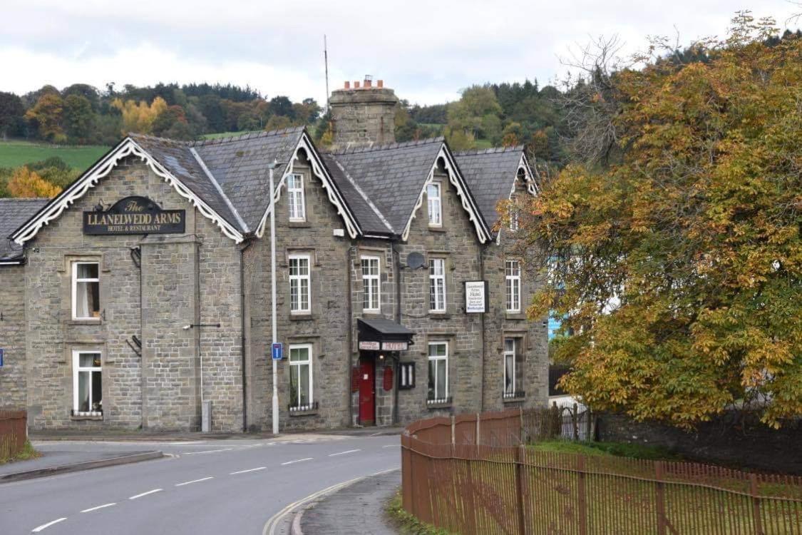 The Llanelwedd Arms Hotel بيلث ويلز المظهر الخارجي الصورة