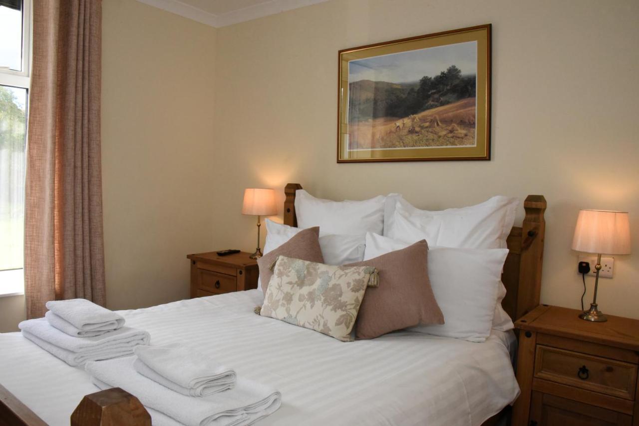 The Llanelwedd Arms Hotel بيلث ويلز المظهر الخارجي الصورة