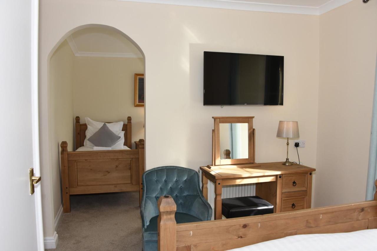 The Llanelwedd Arms Hotel بيلث ويلز المظهر الخارجي الصورة
