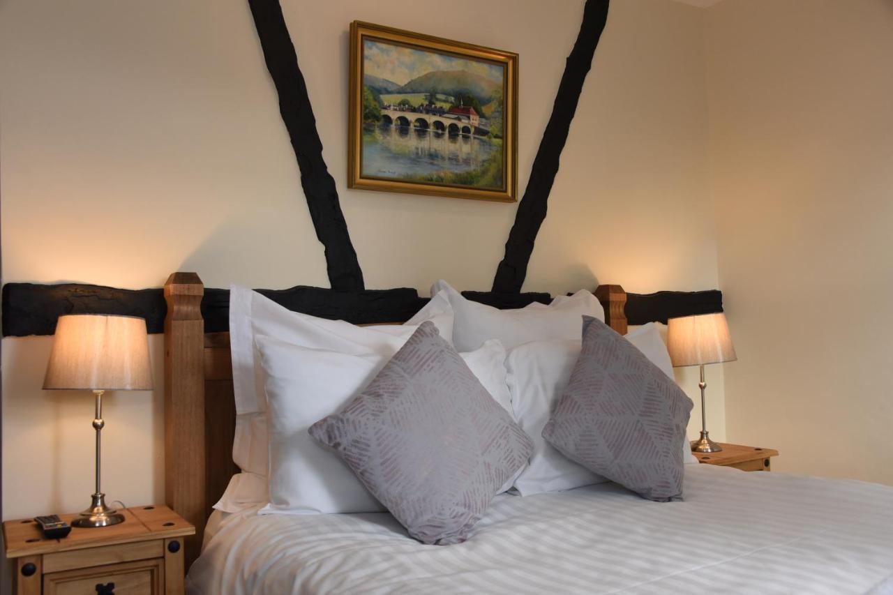 The Llanelwedd Arms Hotel بيلث ويلز المظهر الخارجي الصورة