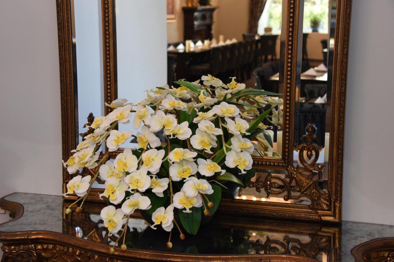The Llanelwedd Arms Hotel بيلث ويلز المظهر الخارجي الصورة