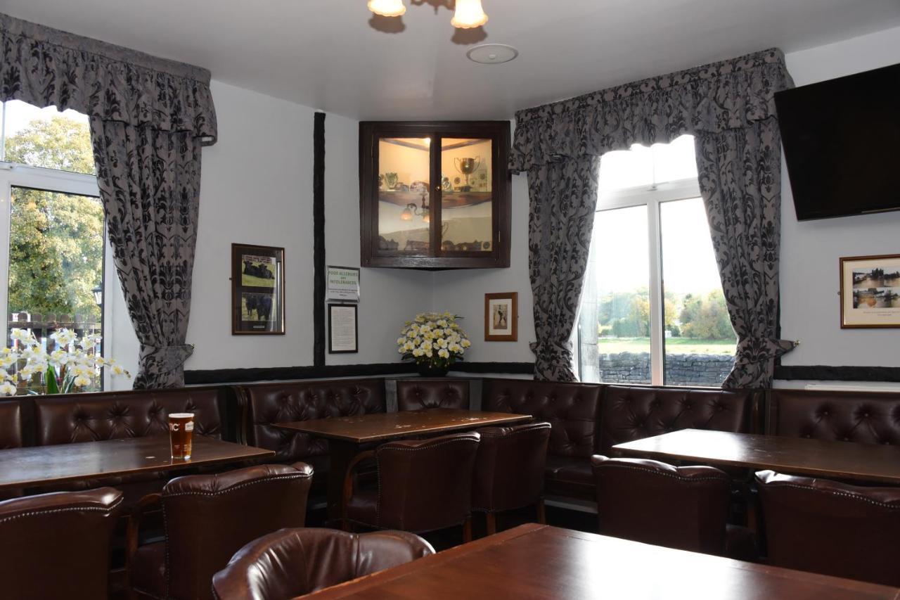 The Llanelwedd Arms Hotel بيلث ويلز المظهر الخارجي الصورة