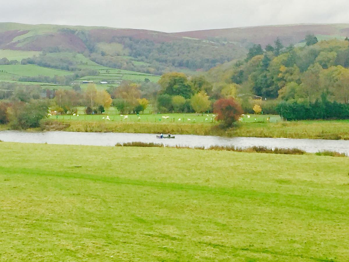 The Llanelwedd Arms Hotel بيلث ويلز المظهر الخارجي الصورة
